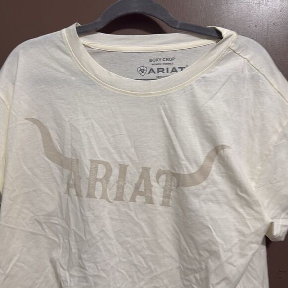 Ariat Cream Boxy Crop Top Size M Material. New - Picture 2 of 6